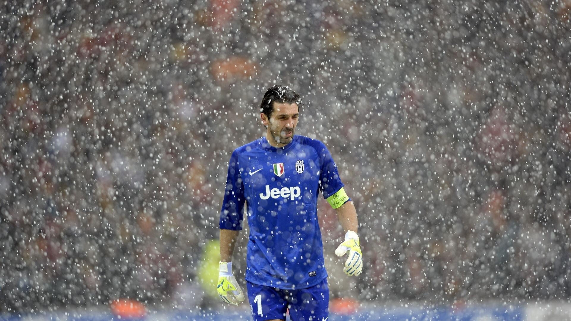 梅西迎来七赛季出色发挥，利物浦观众热烈欢呼！再创辉煌时刻