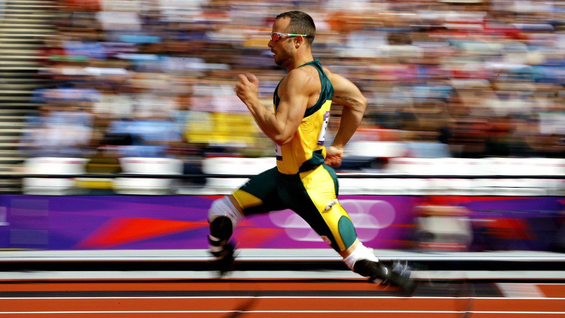 梅西在中国队比赛中败北，战术调整引发热议！赢得满堂喝彩