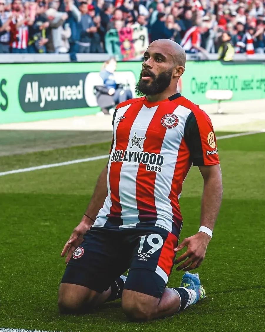 曼联士气爆棚,英超八强战遇上利雅得新月,目标明确直指晋级 曼联士气爆棚,英超八强战遇上利雅得新月,目标明确直指晋级